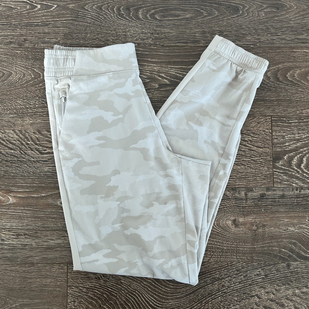 Athleta Brooklyn Camo Joggers